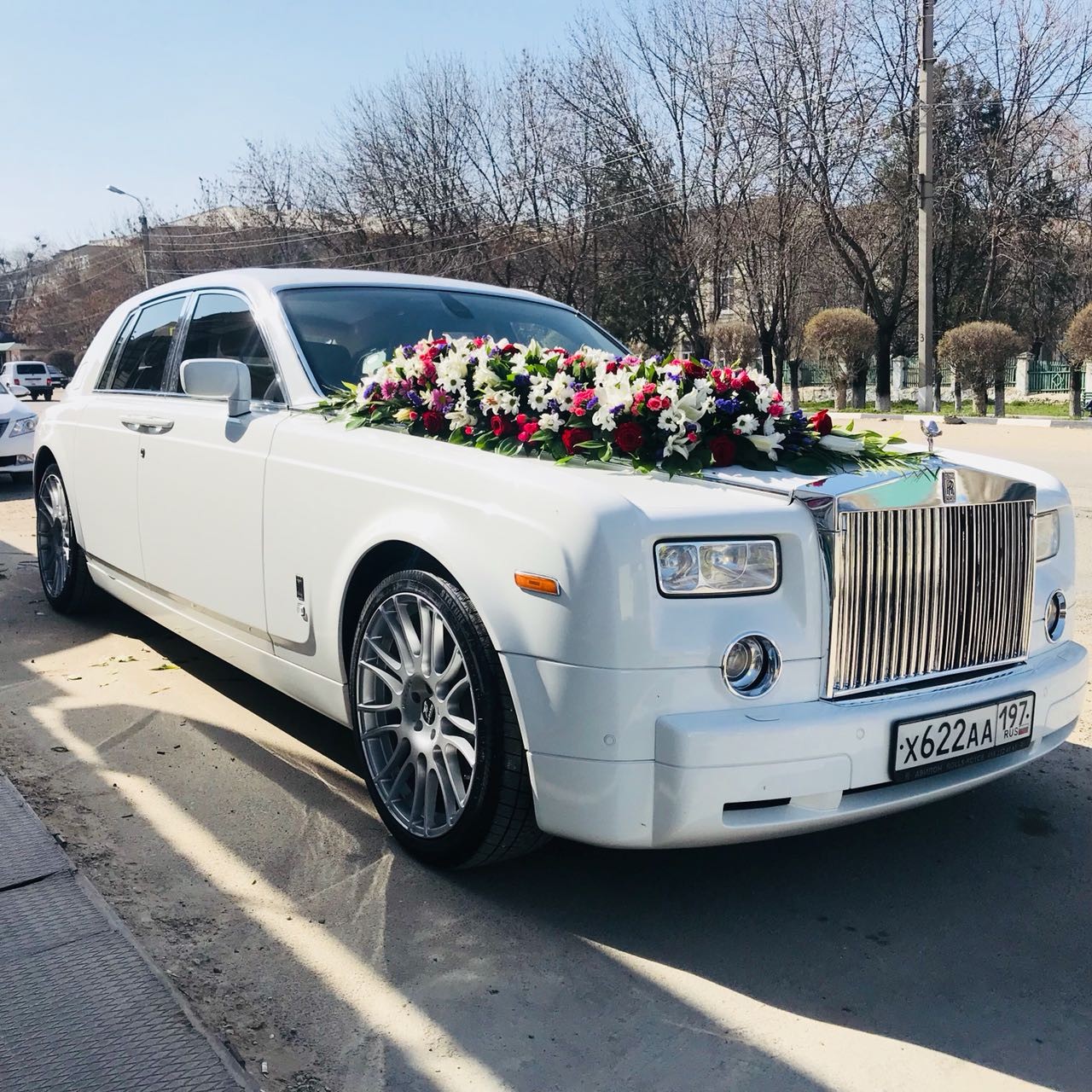 Аренда Rolls-Royce Phantom представительского класса с водителем в  Ставрополе по цене от 6000 рублей в час | REQCAR.COM