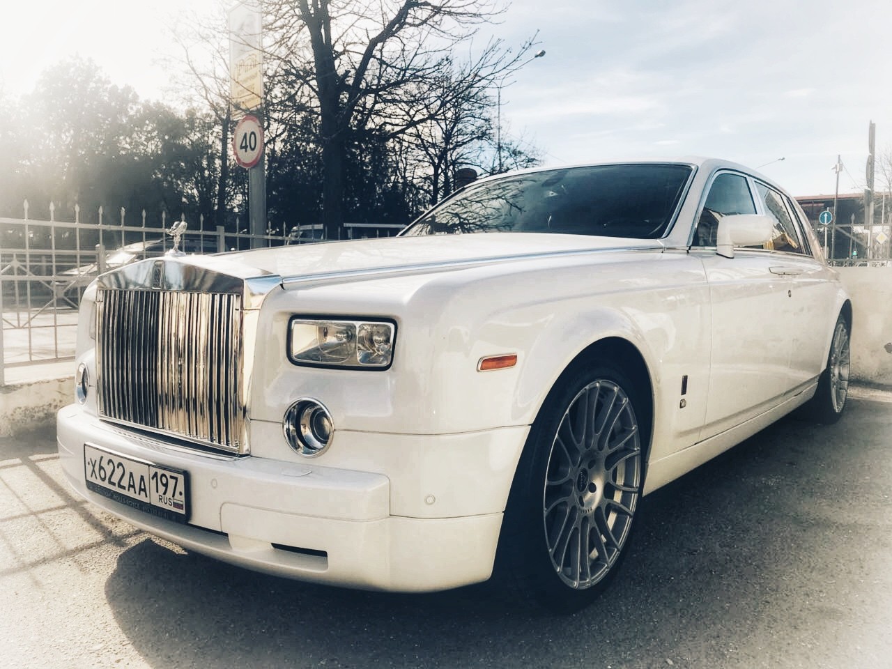 Аренда Rolls-Royce Phantom представительского класса с водителем в  Ставрополе по цене от 6000 рублей в час | REQCAR.COM